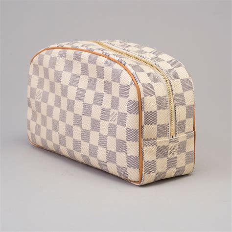 louis vuitton bathroom bag.